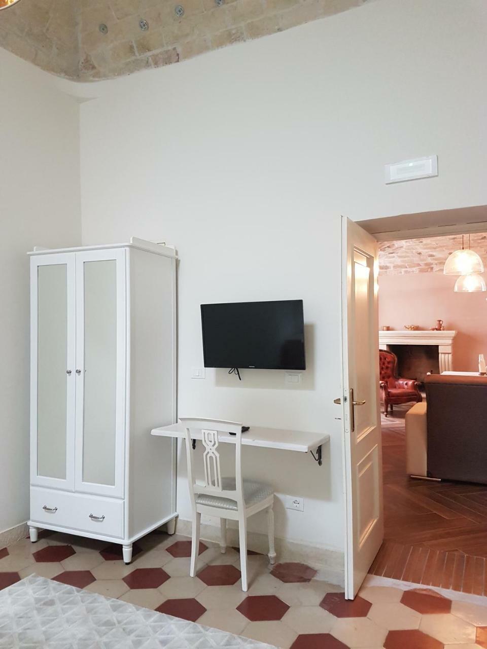 La Dimora Del Falconiere - Luxury Suites Sulmona Exterior photo